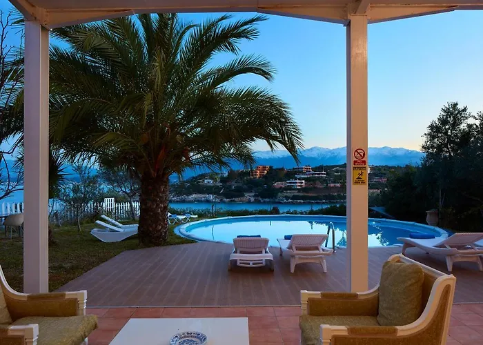 Seafront Villa Longobardi
