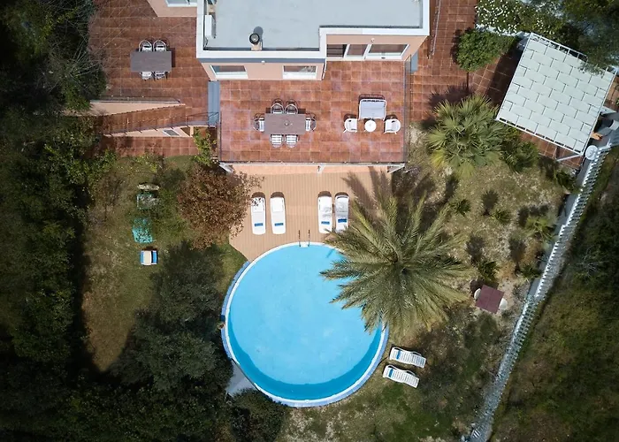 Seafront Villa Longobardi